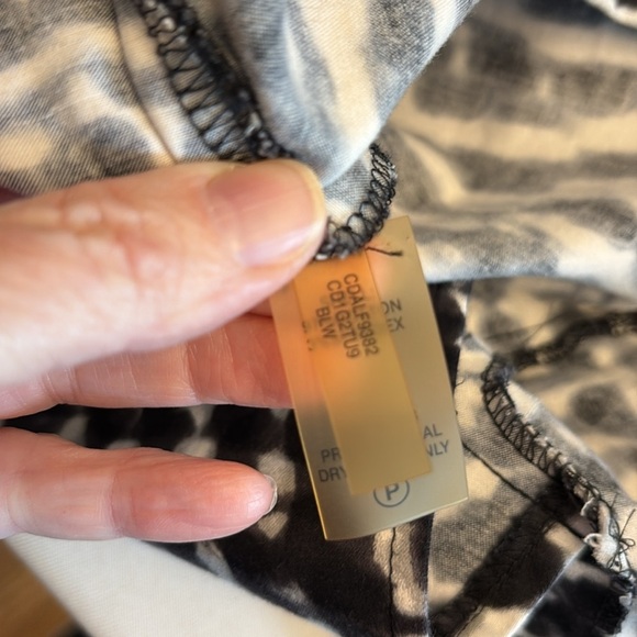 Calvin Klein dress below knee length deep V-neckline sleeveless reptile print 14 - Picture 10 of 11